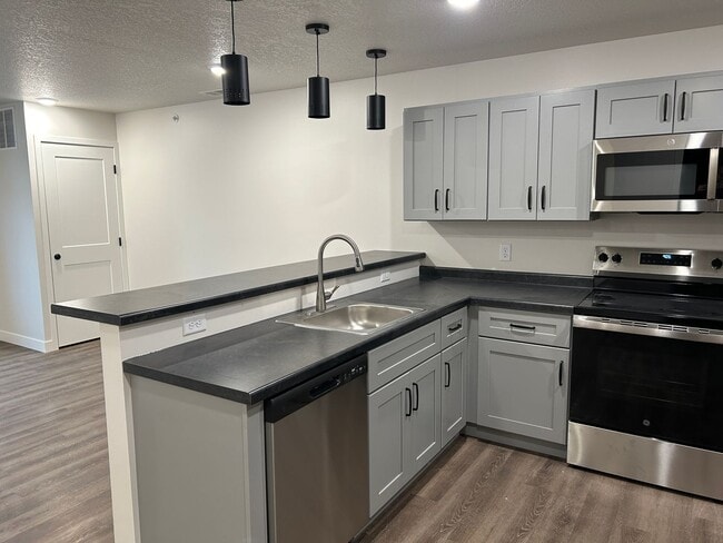 Interior Photo - Tiller Place