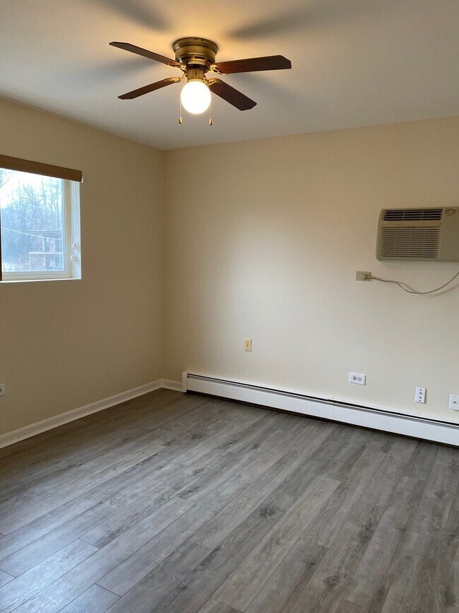 Foto del edificio - 15302 Kenton Ave