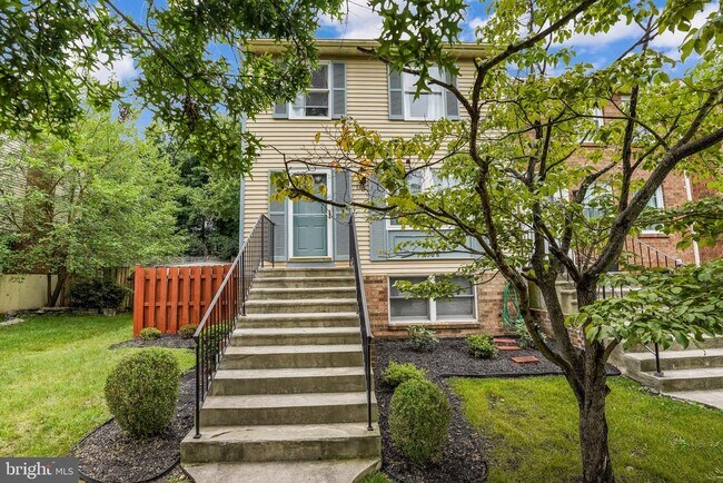 Building Photo - 5326 Larochelle Ct