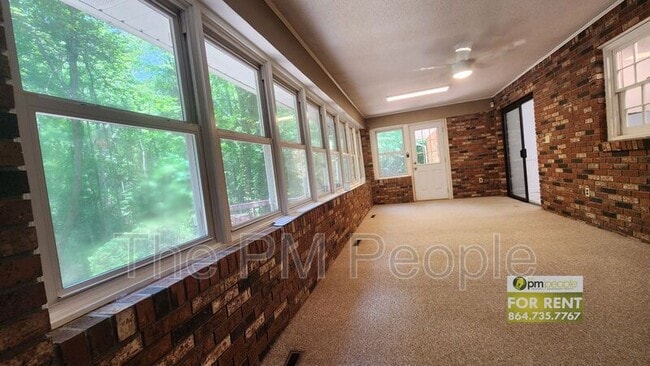 Foto del edificio - 200 Maycaw Dr