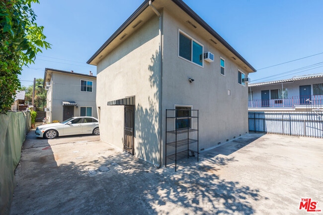 Foto del edificio - 4727 Lincoln Ave