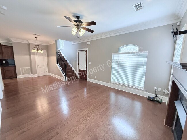 Foto del edificio - 157 Falls Grove Drive