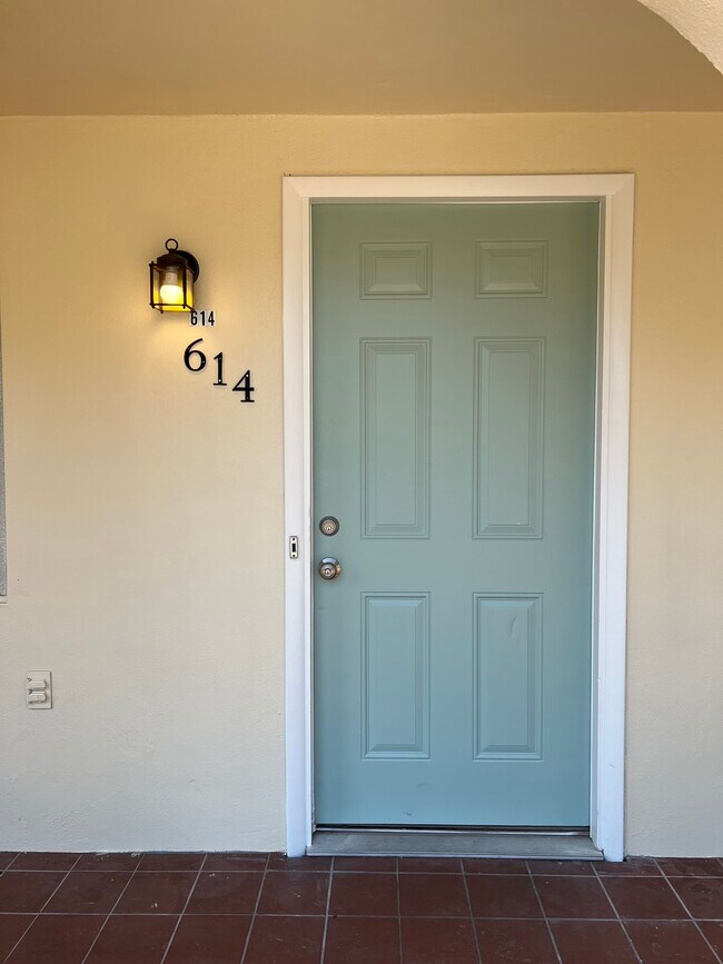 Foto del edificio - 612 Dogwood Ct