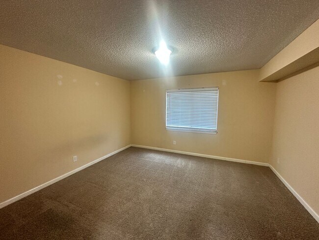 Building Photo - 3865 Campenero Ct