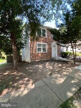 Building Photo - 8156 Dark Den Cir