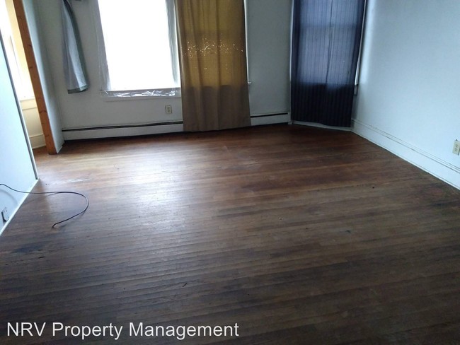 Foto del edificio - 5 br, 2 bath House - 3919 Riner Road
