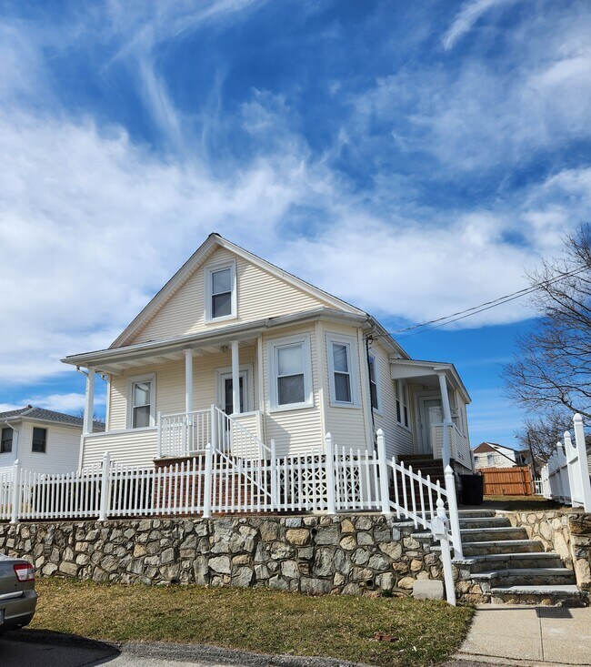 ALL NEW SINGLE FAMILY /Quiet area - 11 Fairmount Ave