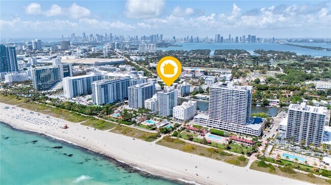 Foto del edificio - 2457 Collins Ave