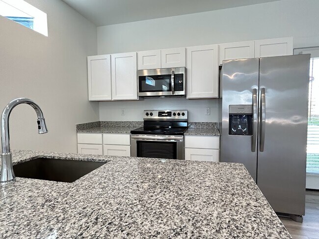 Building Photo - 960 Ventnor Ave