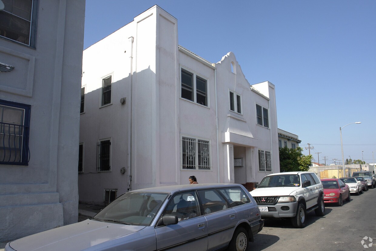 Building Photo - 5327 Monroe St