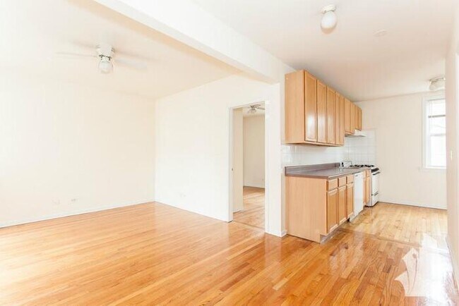 Foto del edificio - 722 W Barry Ave