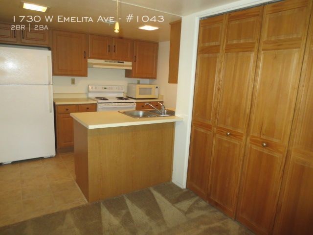 Building Photo - 1730 W Emelita Ave Unit 1043