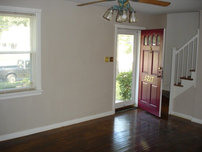 Foto del edificio - 5217 Forest Hill Ave