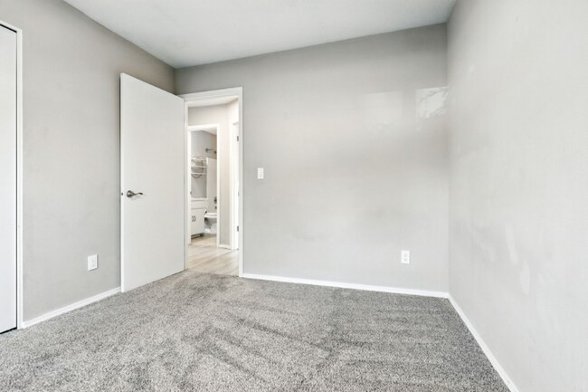 Foto del edificio - 1311 Brooke Dr