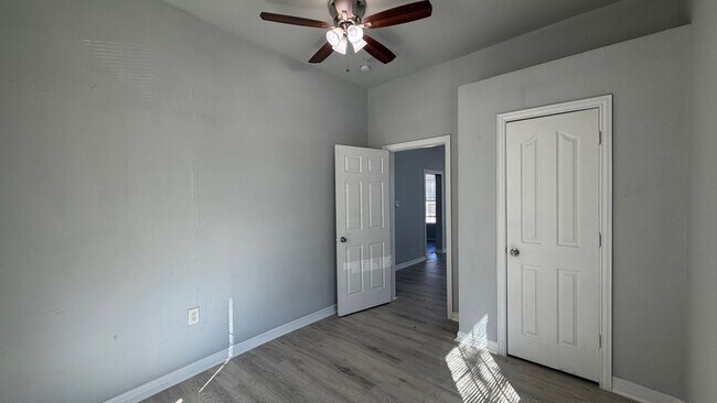 Foto del edificio - Newly Remodeled 3-Bedroom Home with Open Layout & Fenced Backyard in Dallas