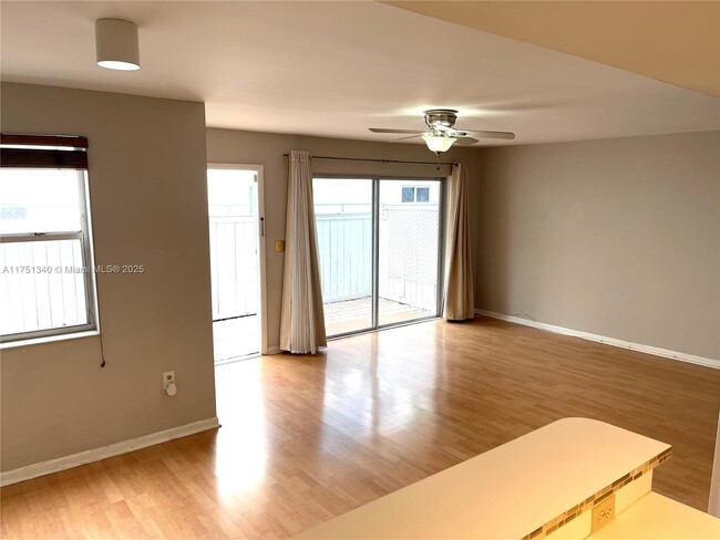 Building Photo - 4560 SW 68th Ct Cir