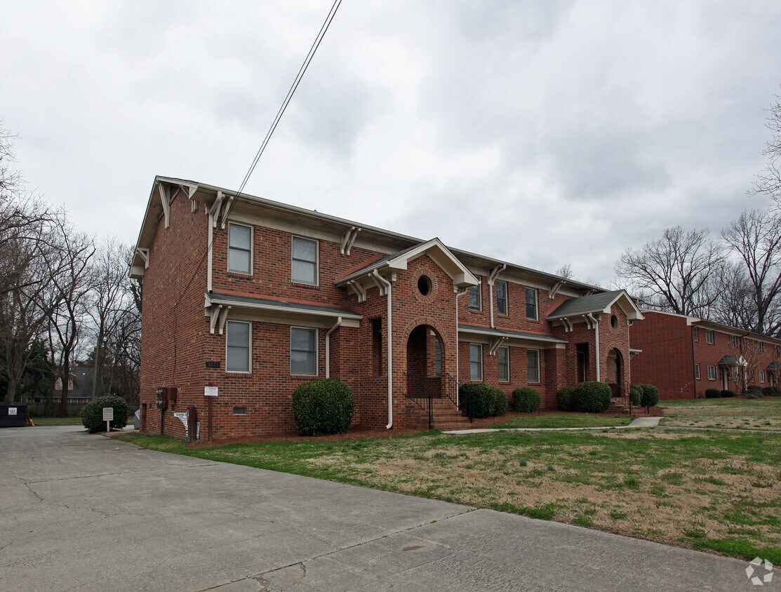 Foto del edificio - Homestead Apartments
