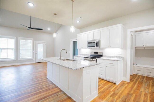 Building Photo - 1040 Seaborn Way