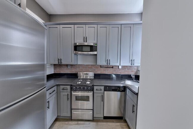 Foto del edificio - 206 E 83rd St