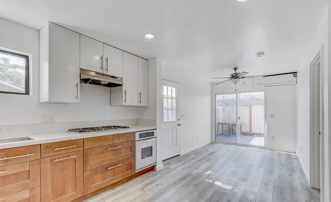 Foto del edificio - 2560-62 L St