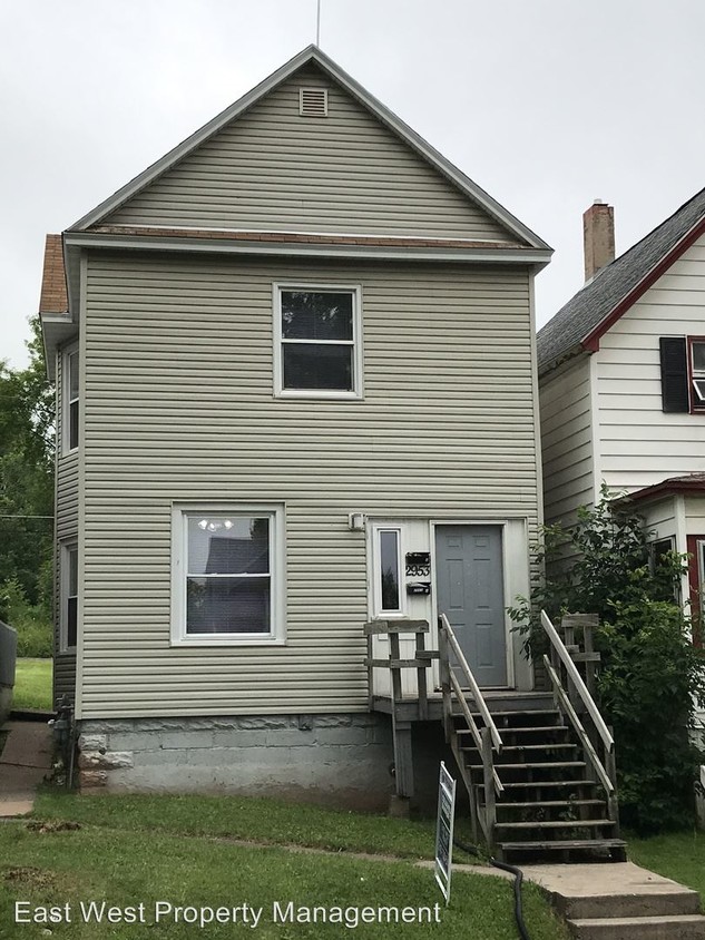 Foto principal - 2953 Exeter St