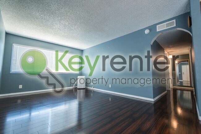 Building Photo - Charming Condo in the heart of Otay West |...