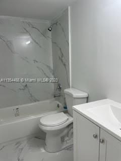 Foto del edificio - 650 NE 149th St