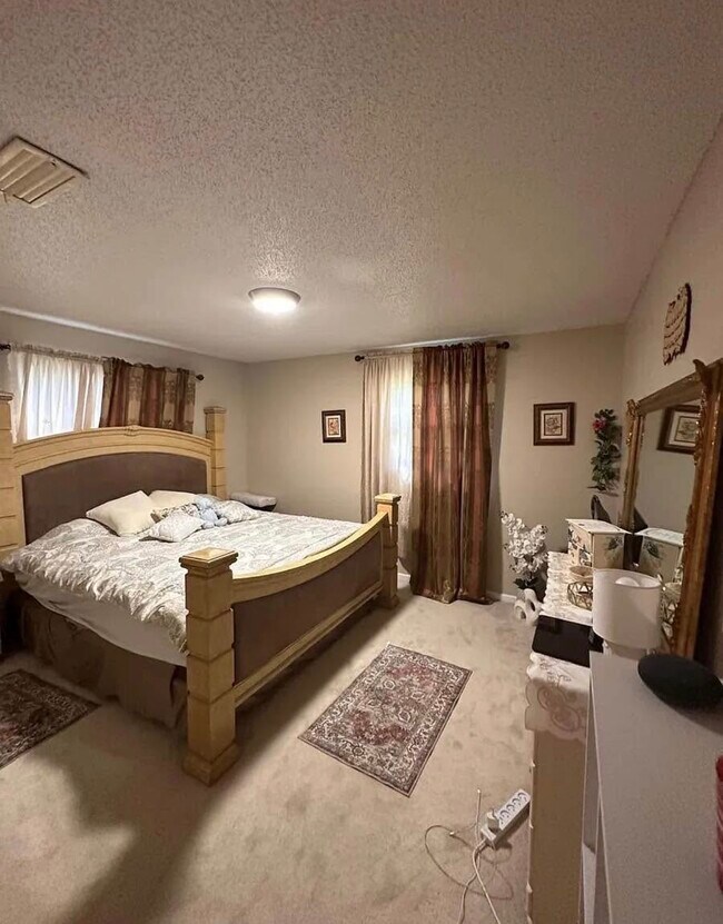 Foto del edificio - 257 S Fairbairn Dr