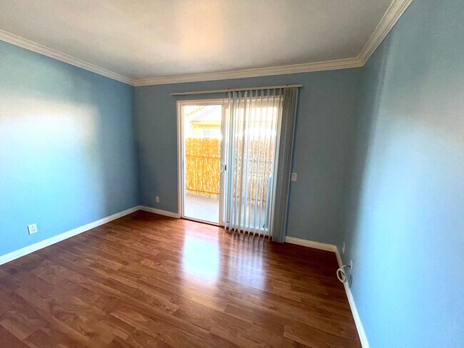 Foto del edificio - 4222 Menlo Ave