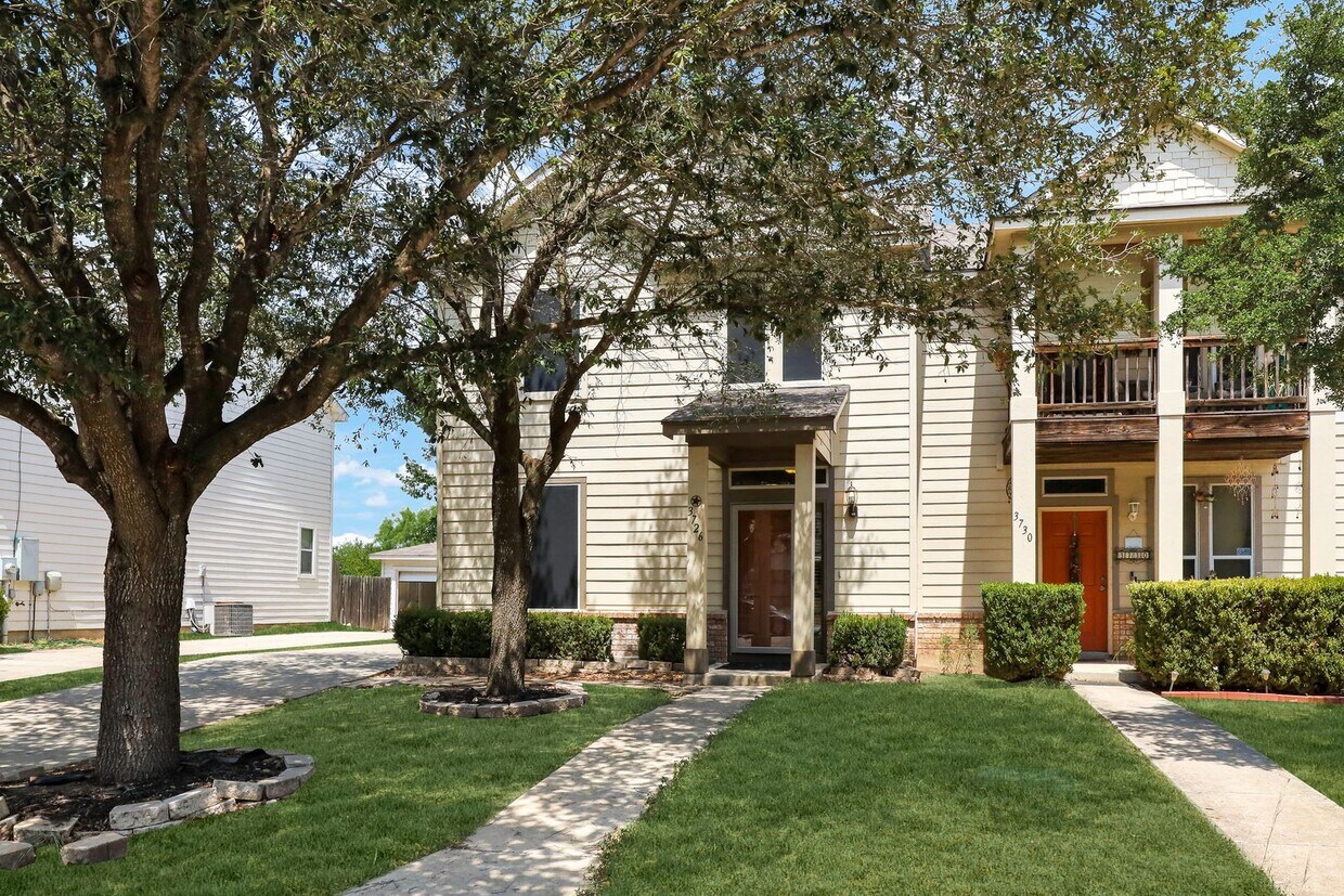Primary Photo - Stylish Two-Story Townhome with Greenbelt ...