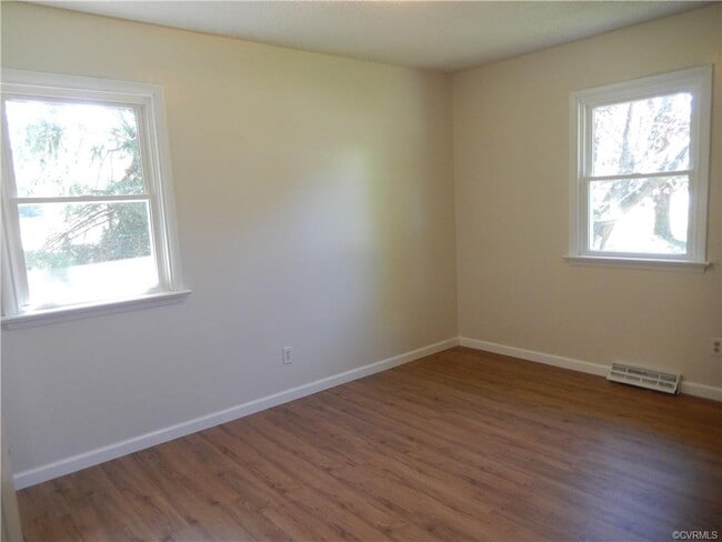 Building Photo - 3019 Venter Rd