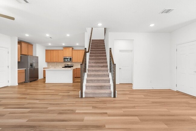 Building Photo - 223 Flowers Ave
