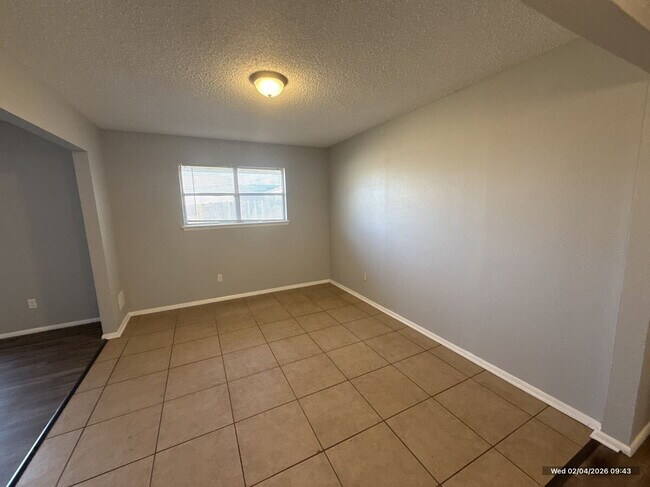 Foto del edificio - 629 Reynolds Rd