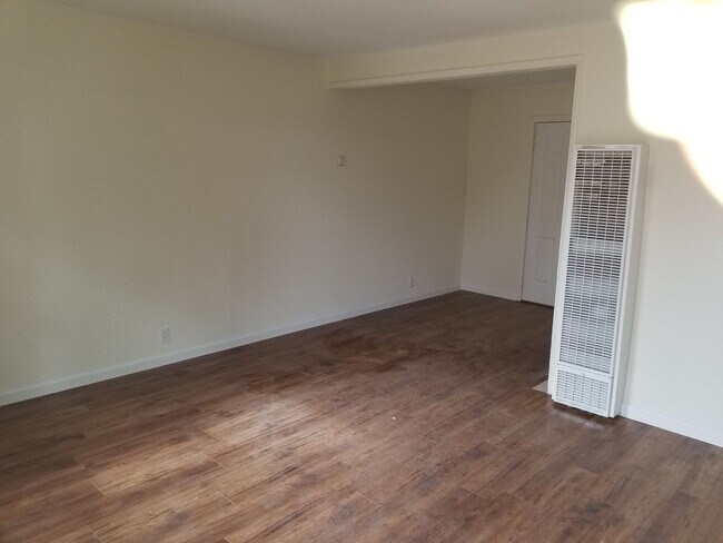 Foto del edificio - Cozy 1 Bed, 1 Bath Unit in Duplex - Water/...