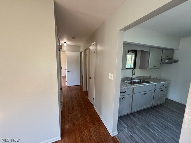 Foto del edificio - 2227 Ogden Ave NW