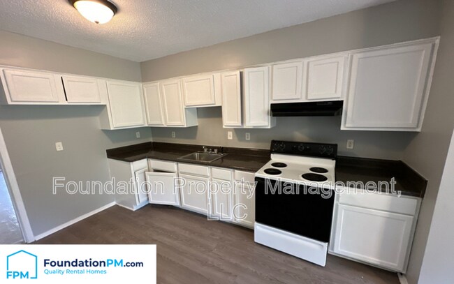 Foto del edificio - 3414 Eastport Cove