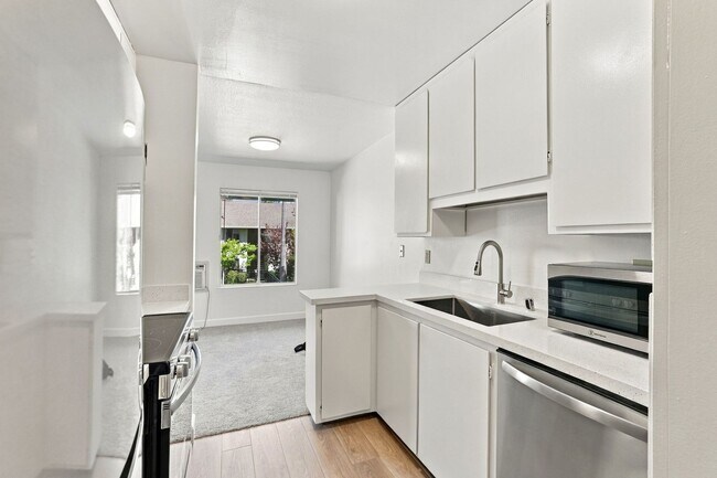 Foto del edificio - 1241 Homestead Ave