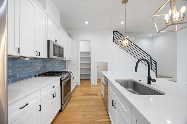 Foto del edificio - 2215 Mansfield St