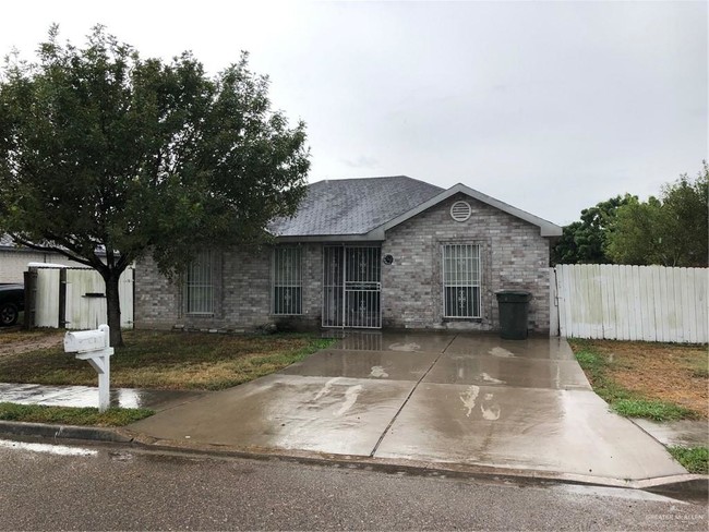 Building Photo - 730 Carmen St