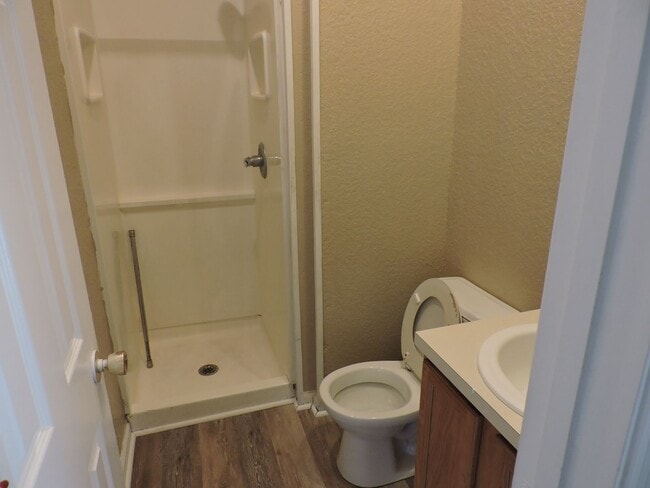 Building Photo - 620 SW Highland Ave