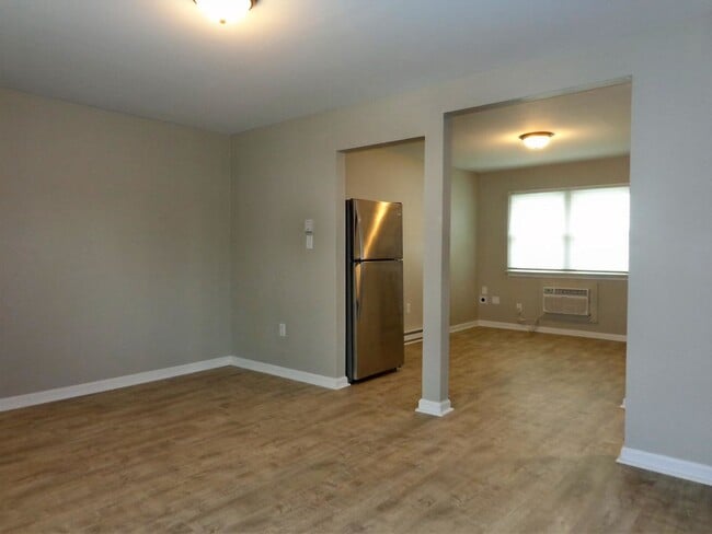 Building Photo - Coronet4630