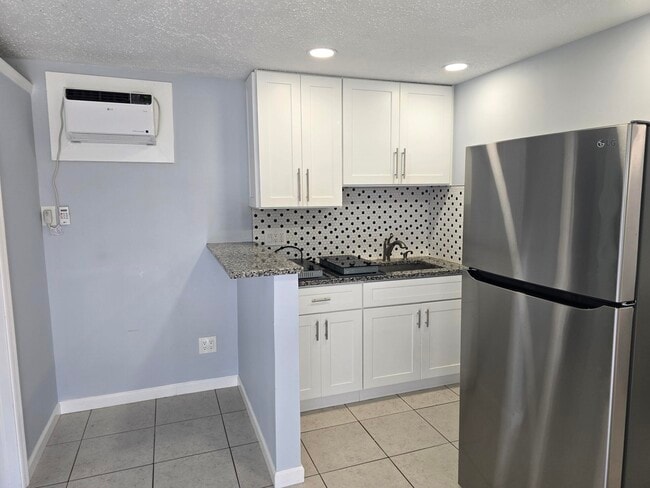 Building Photo - 513 Greynolds Cir