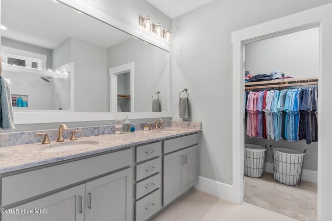 Foto del edificio - 2676 W Timber Crest Dr