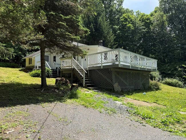 Building Photo - 25 Gloria Trail