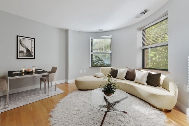 Building Photo - 87 Gainsborough St