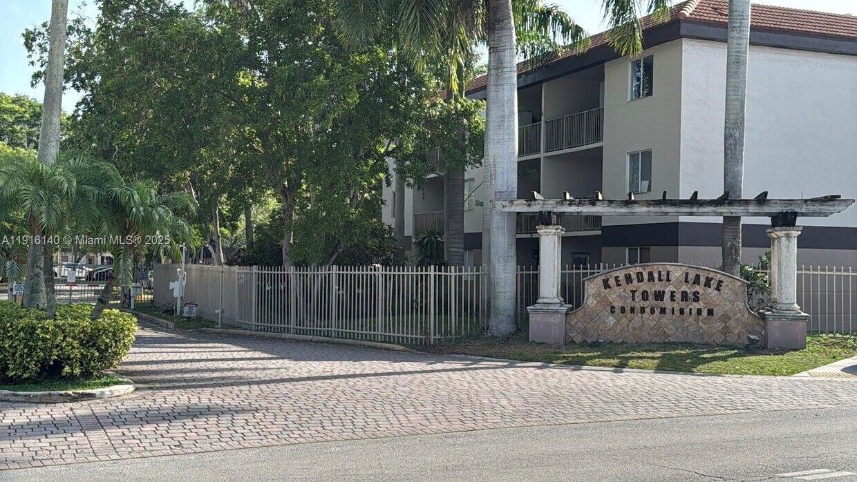 Foto principal - 15241 SW 80th St