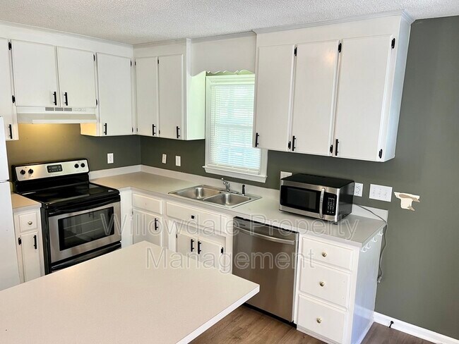 Building Photo - 222 Deer Run Ct