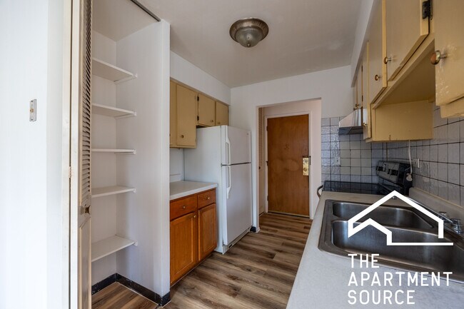 Foto del edificio - 6250 N Kenmore Ave