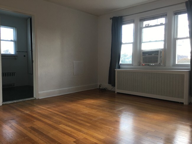 Master - 44 Perry Ave