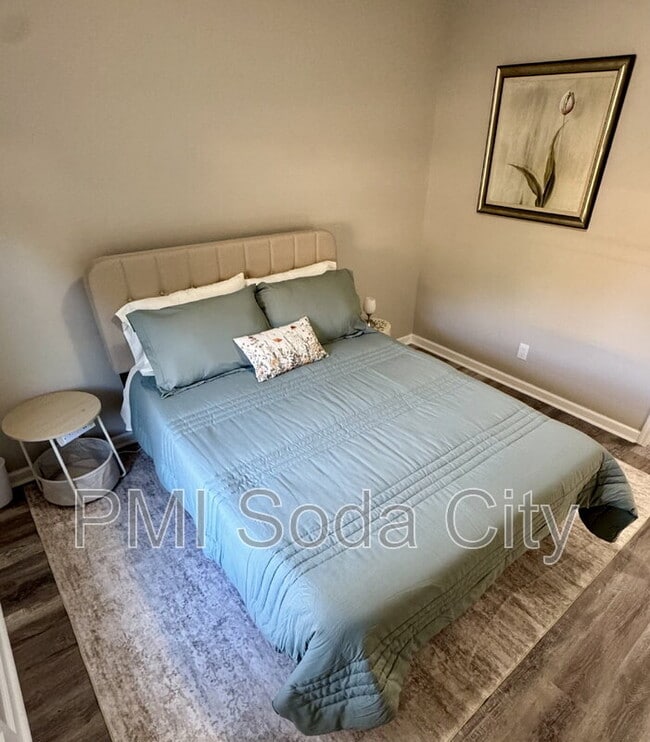 Foto del edificio - 3615 Truman St